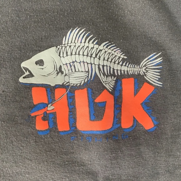 Huk Mens XL Short Sleeve Graphic T-Shirt Skeleton Bass Fishing - Picture 1 of 8